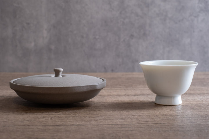 SHIROHAI SHIBORIDASHI TEAPOT