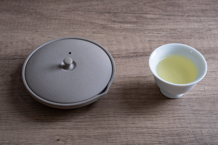 SHIROHAI SHIBORIDASHI TEAPOT